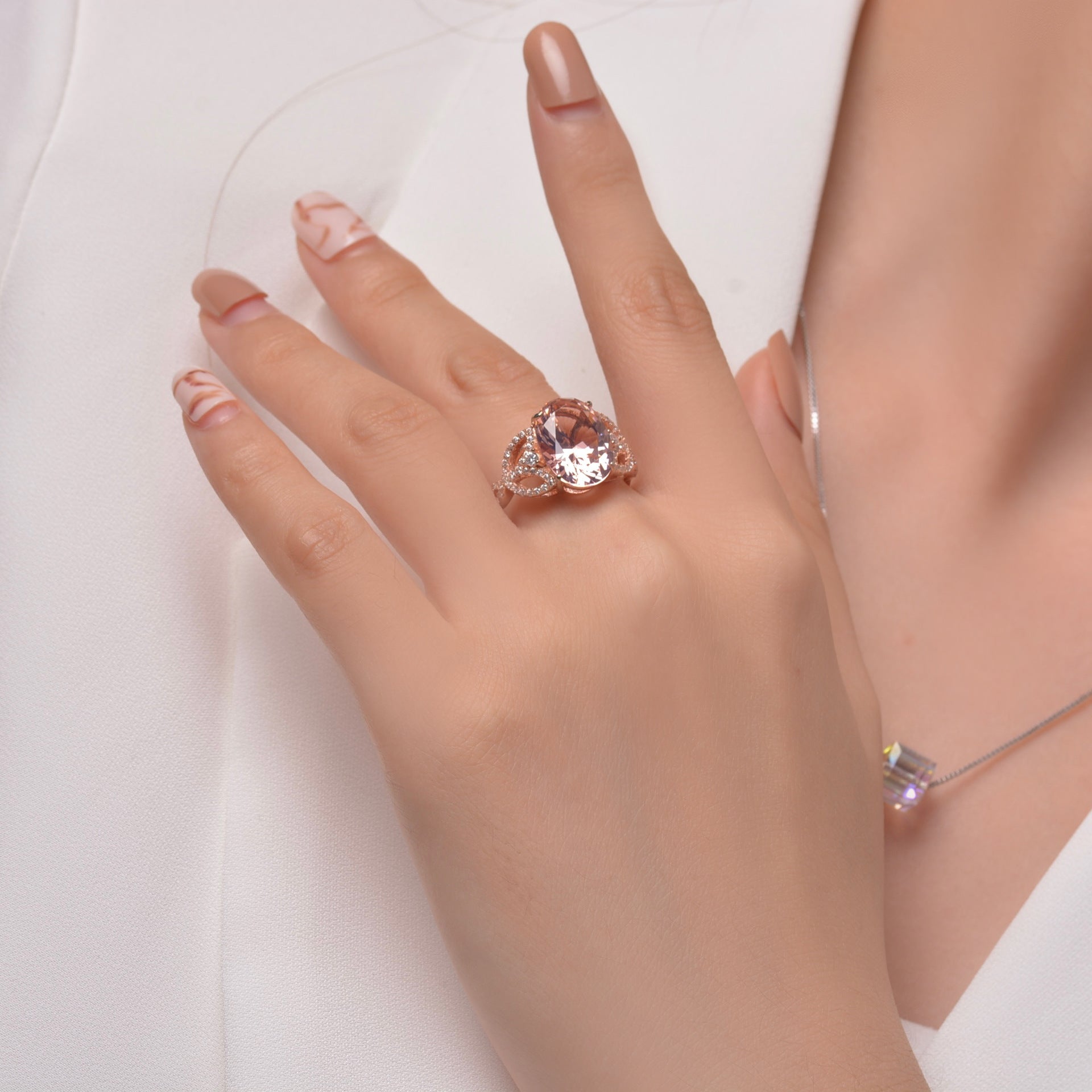 Blingrunway S925 high carbon diamond shines luxurious pink temptation
