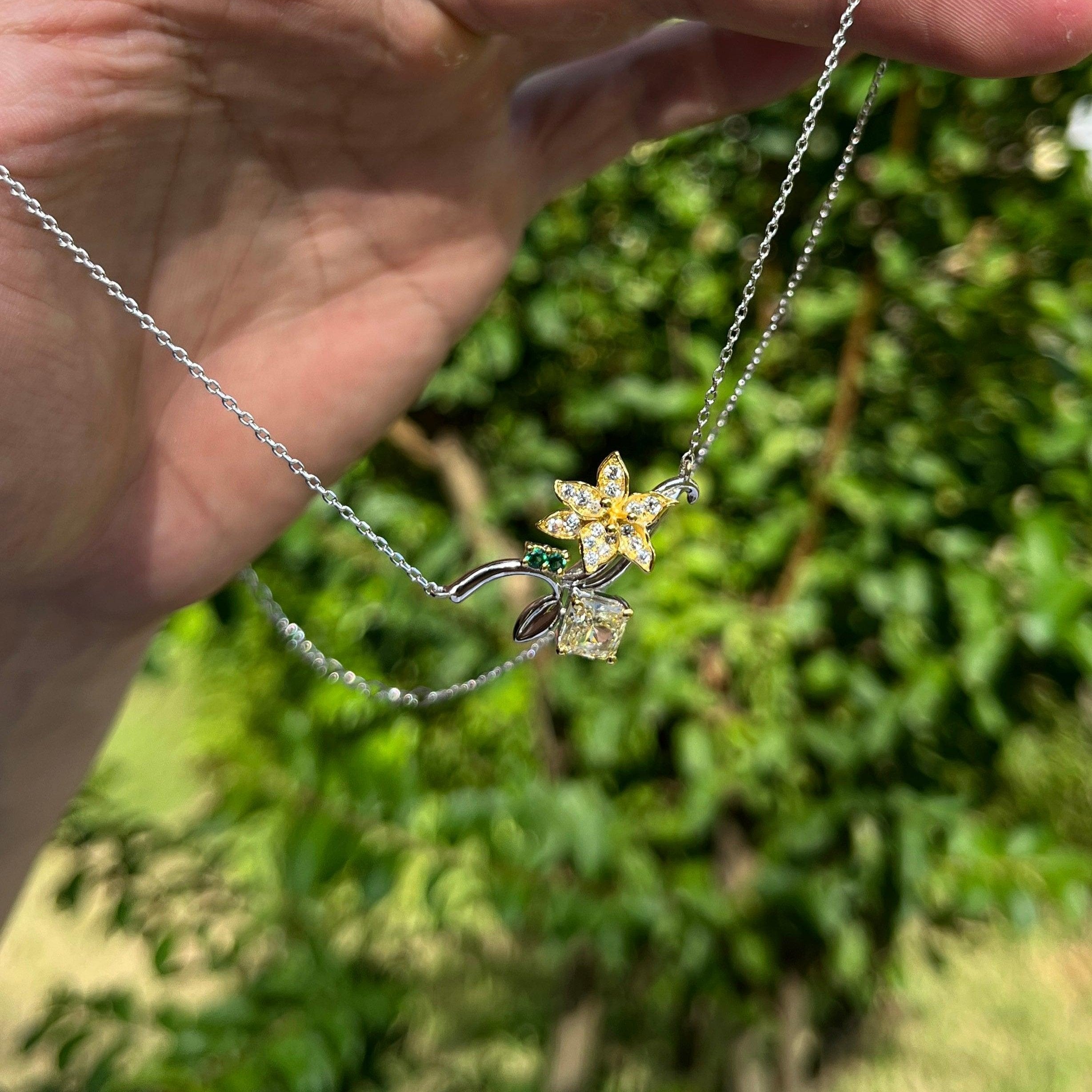 Flower Language Series Lily Necklace