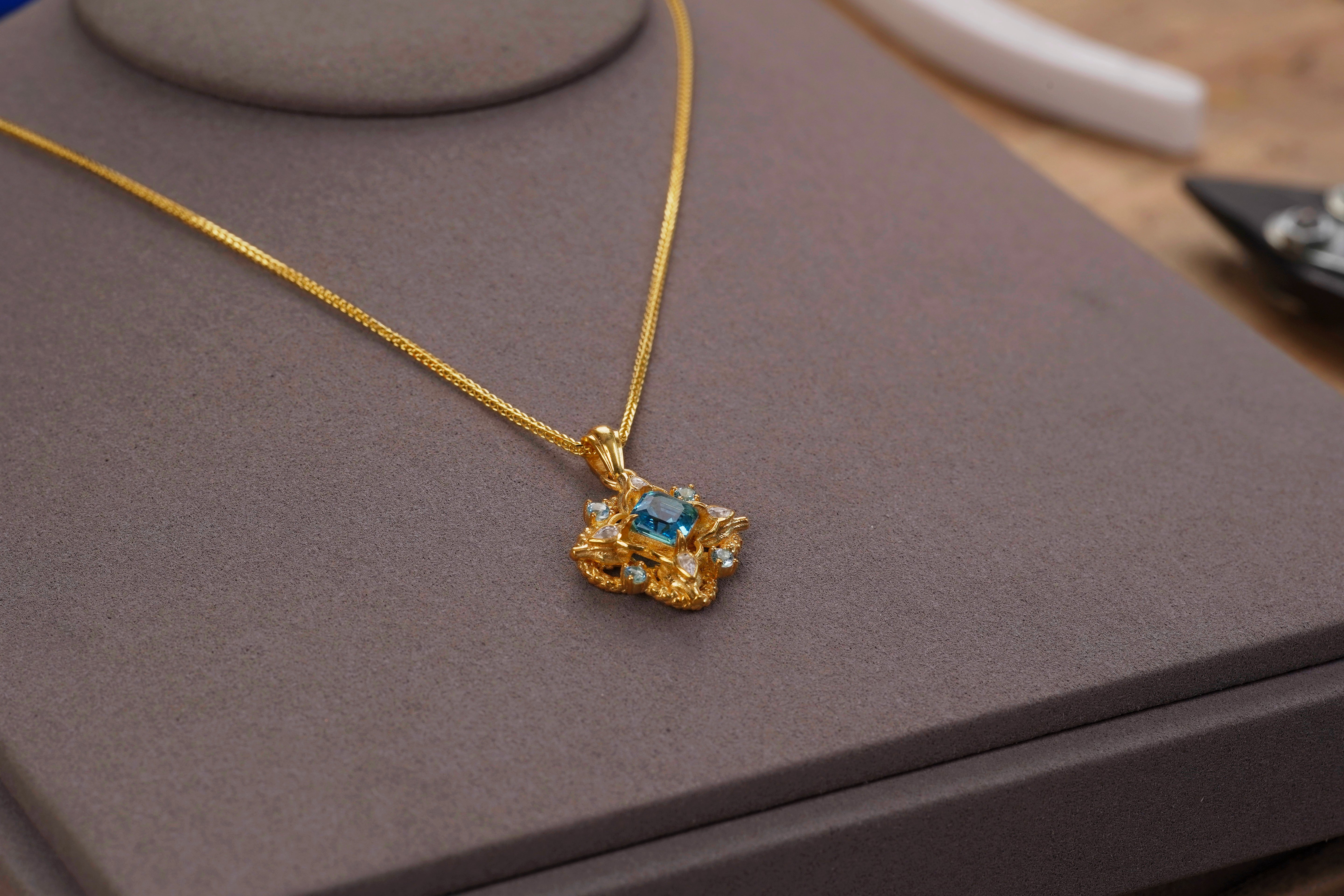 Blingrunway Chinese square dragon totem design necklace