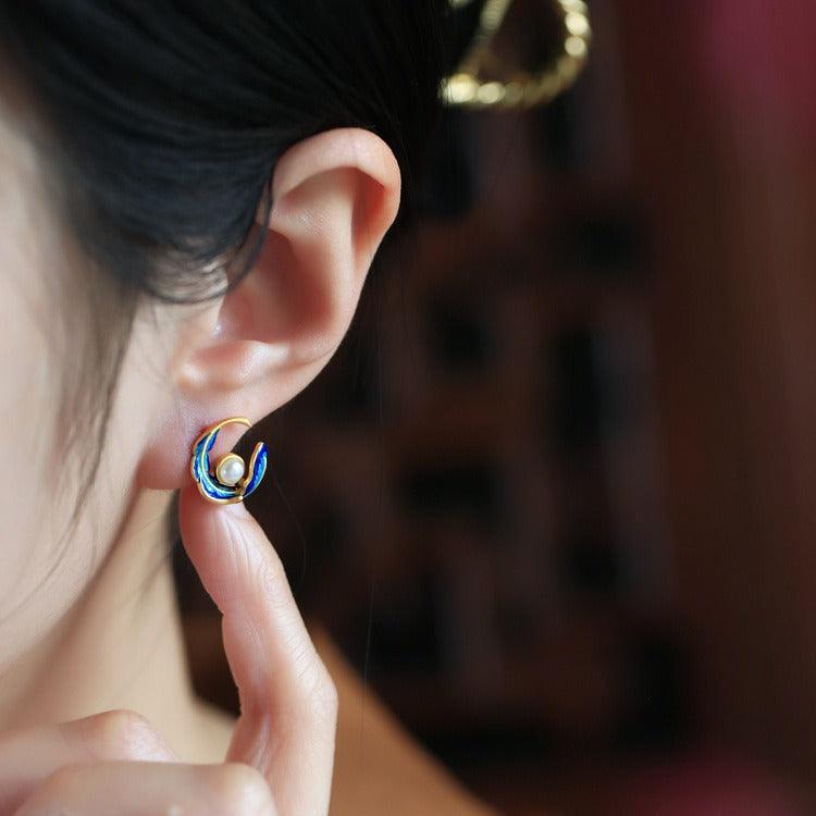 Blingrunway S925 sterling silver natural freshwater pearl enamel feather earrings
