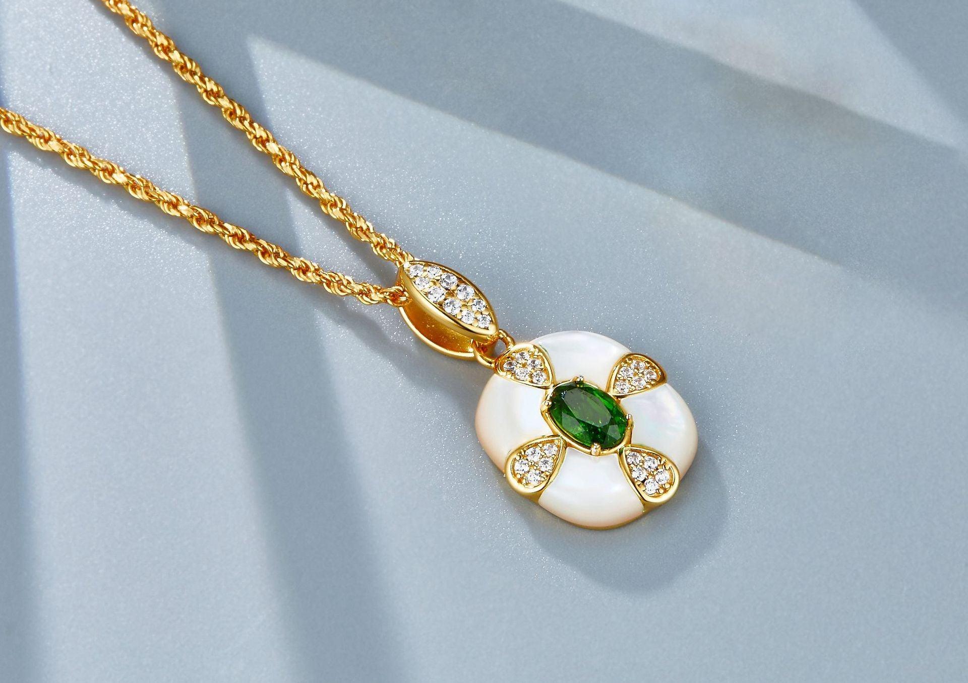 Royal Design 925 Silver And White Mother-of-Pearl Diopside Necklace