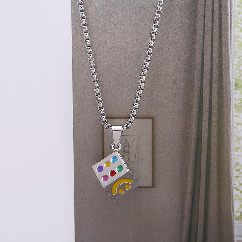 Lucky Smiley Dice Transshipment Pendant Necklace